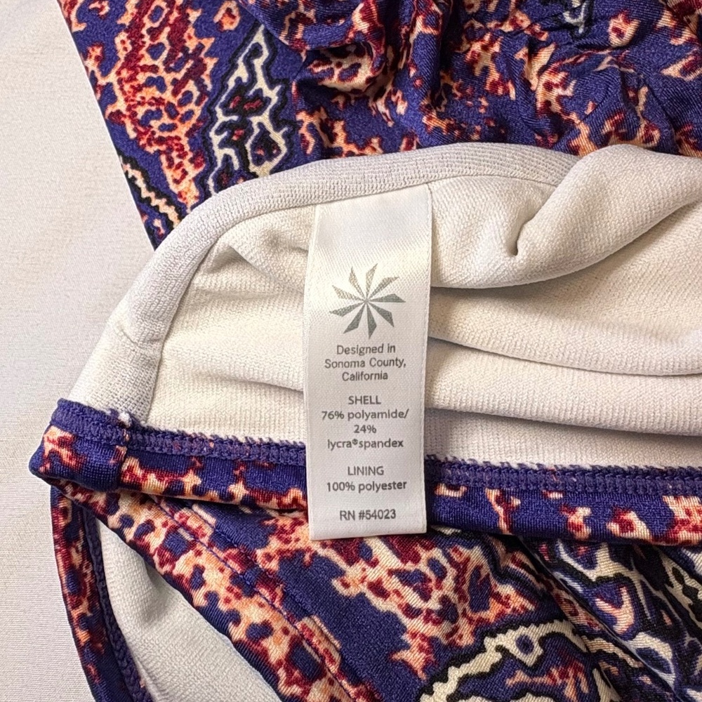 Athleta Swimsuit Top Size M - Picture 4 of 6